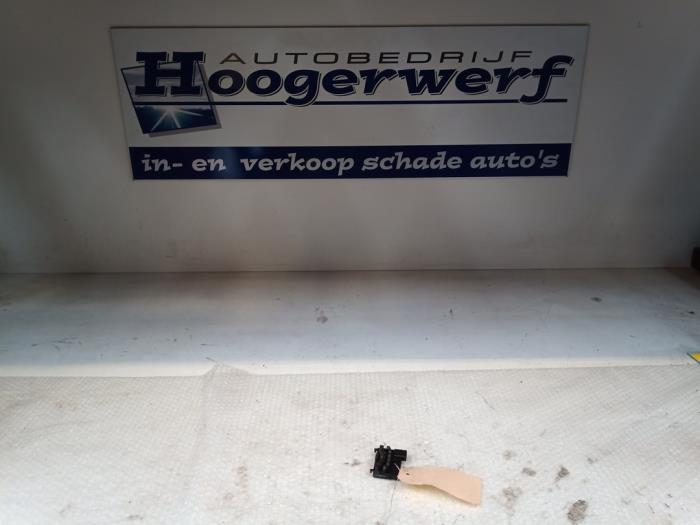 Begagnade Styrboxsensor Volkswagen Golf V (1K1) 1.6 FSI 16V Pris € 30,00 Marginaltabell erbjuds av Autobedrijf Hoogerwerf