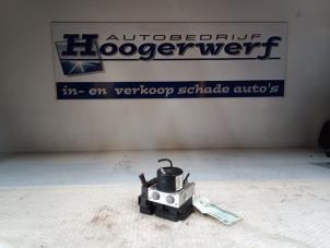 Usados Bomba ABS Ford Focus 2 Wagon 1.6 TDCi 16V 110 Precio € 50,00 Norma de margen ofrecido por Autobedrijf Hoogerwerf