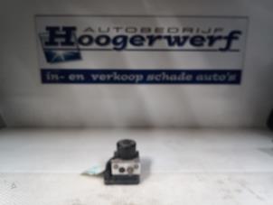 Używane Pompa ABS Chrysler Grand Cherok Cena € 130,00 Procedura marży oferowane przez Autobedrijf Hoogerwerf