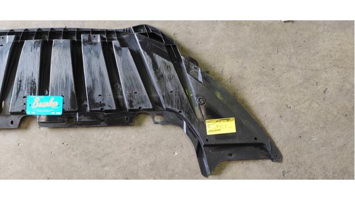 Front bumper cover from a Ford Focus 3 1.0 Ti-VCT EcoBoost 12V 125 2013