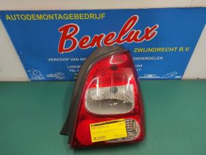 Używane Tylne swiatlo pozycyjne prawe Renault Twingo II (CN) 1.2 16V Cena na żądanie oferowane przez Benelux Zwijndrecht B.V.