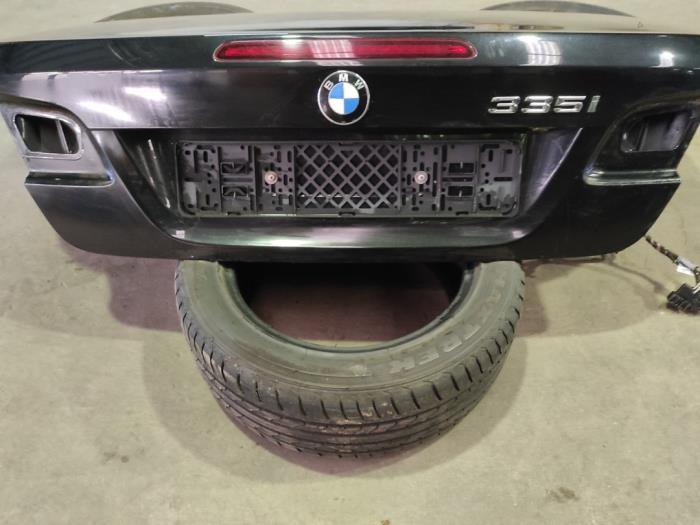 Couvercle coffre d'un BMW 3 serie (E93) 335i 24V 2008