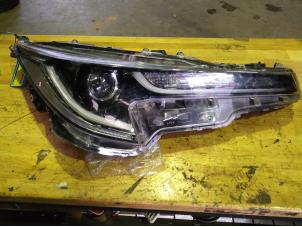 Used Headlight, right Toyota Corolla (E21/EA1/EH1) 2.0 16V Hybrid Price on request offered by Benelux Zwijndrecht B.V.