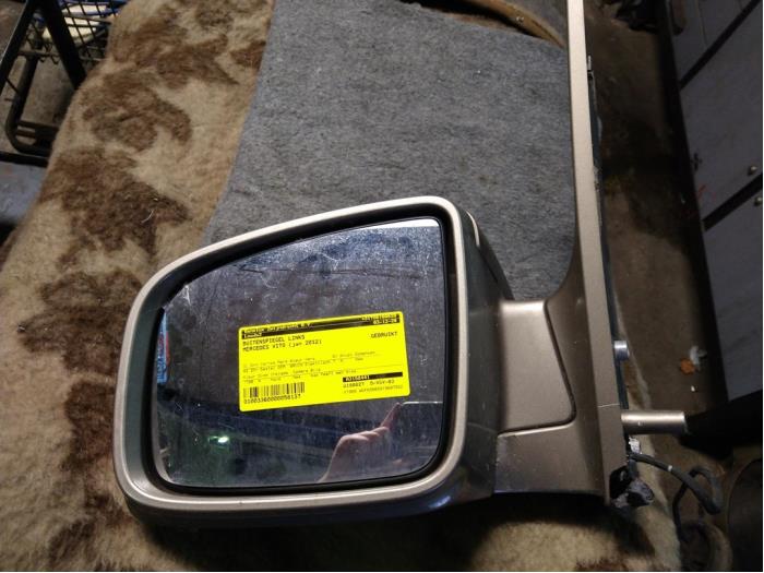 Wing mirror, left from a Mercedes-Benz Vito (639.6) 3.0 122 CDI V6 24V 2012