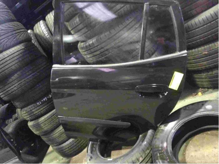 Tür 4-türig links vorne van een Kia Picanto (BA) 1.0 12V 2004