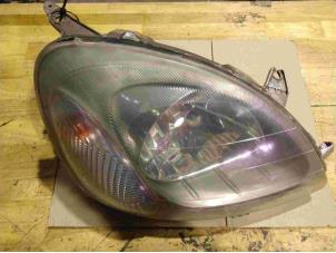 Used Headlight, right Toyota Yaris (P1) 1.0 16V VVT-i Price on request offered by Benelux Zwijndrecht B.V.
