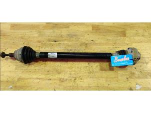 Used Front drive shaft, right Volkswagen Caddy III (2KA,2KH,2CA,2CH) 1.6 TDI 16V Price on request offered by Benelux Zwijndrecht B.V.