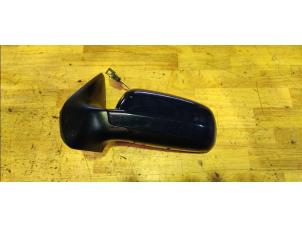 Used Wing mirror, left Volkswagen Golf IV (1J1) 1.4 16V Price on request offered by Benelux Zwijndrecht B.V.