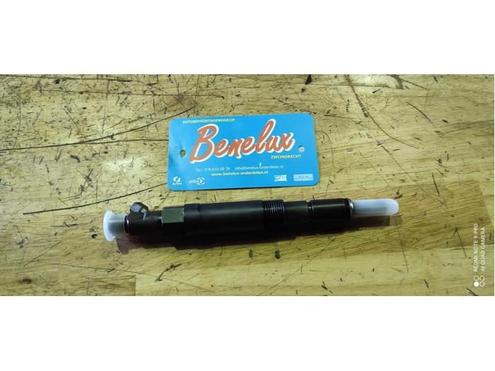 Usagé Injecteurs Ford Mondeo III Wagon 2.0 TDCi/TDDi 115 16V Prix sur demande proposé par Benelux Zwijndrecht B.V.