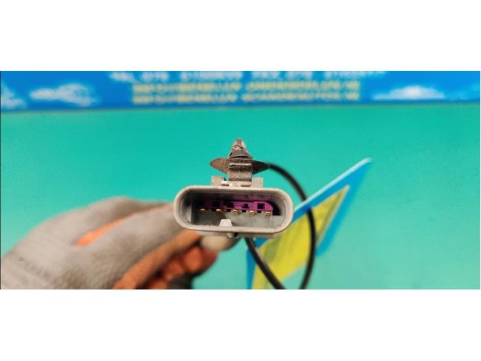 Lambda probe from a Opel Combo 1.3 CDTI 16V 2018