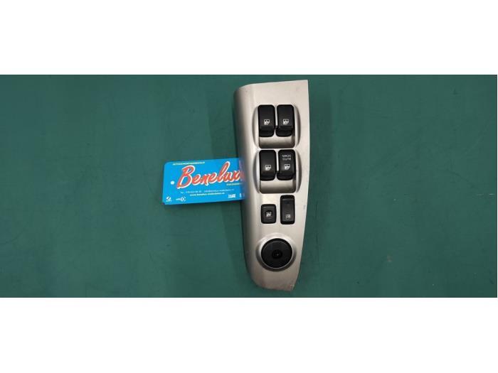 Usados Interruptor de ventanilla eléctrica Kia Sportage (JE) 2.0 CVVT 16V 4x2 Precio de solicitud ofrecido por Benelux Zwijndrecht B.V.