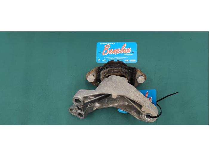 Used Engine mount Renault Kangoo/Grand Kangoo (KW) 1.2 16V TCE Price on request offered by Benelux Zwijndrecht B.V.