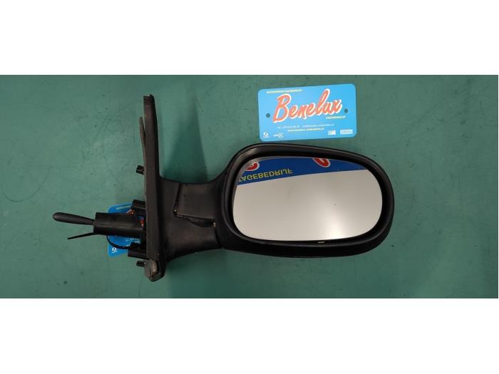 Wing mirror, right from a Nissan Micra (K12) 1.2 16V 2005
