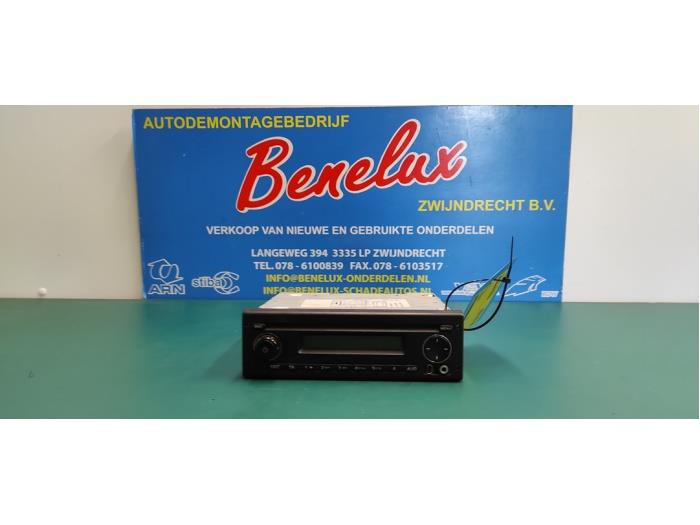 Radio CD player from a Iveco New Daily VI 33S13, 35C13, 35S13 2014