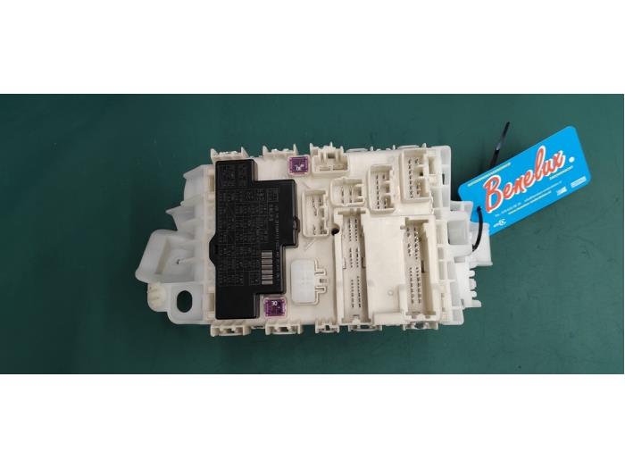 Fuse box Suzuki Swift 1.2 16_ P6133608 OEM