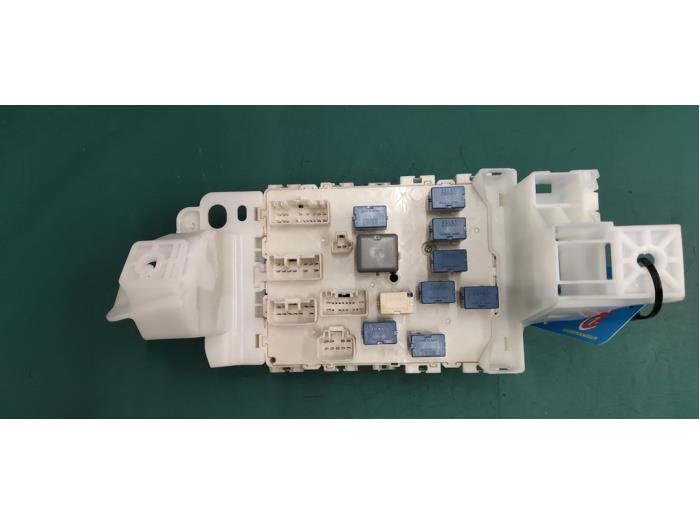Fuse box Suzuki Swift 1.2 16_ P6133608 OEM