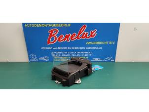 Used Head-up display Citroen Jumpy 2.0 Blue HDI 180 Price on request offered by Benelux Zwijndrecht B.V.