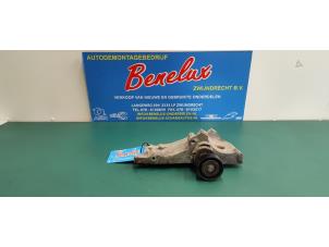 Begagnade Övre fäste, generator Seat Ibiza IV (6J5) 1.4 16V Pris på förfrågan erbjuds av Benelux Zwijndrecht B.V.