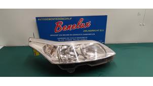 Used Headlight, right Citroen C4 Berline (LC) 2.0 16V Price on request offered by Benelux Zwijndrecht B.V.