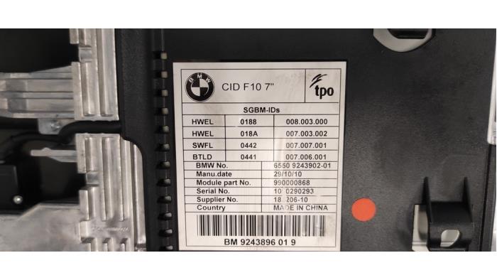 Navigation Display van een BMW 5 serie (F10) 520d 16V Performance Power Kit 2010