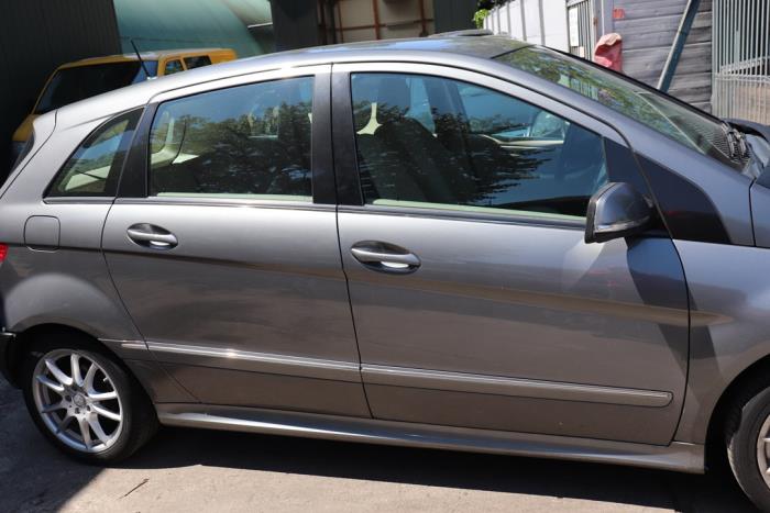 Mercedes B Klasse Turen 4 Turig Rechts Hinten Vorrat