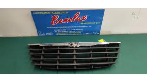Used Grille Chrysler Voyager/Grand Voyager (RG) 2.8 CRD 16V Autom. Price on request offered by Benelux Zwijndrecht B.V.