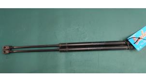 Used Set of tailgate gas struts Ford Mondeo IV Wagon 2.0 TDCi 140 16V Price on request offered by Benelux Zwijndrecht B.V.