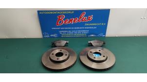 Used Brake disc + block front Ford Fiesta 5 (JD/JH) 2.0 16V ST150 Price on request offered by Benelux Zwijndrecht B.V.