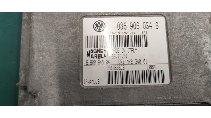 Ordinateur gestion moteur d'un Volkswagen Polo IV (9N1/2/3) 1.4 16V 2002