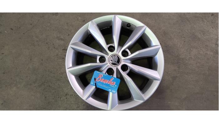Genuine Skoda Octavia alloy wheel 5E0601025BF 
