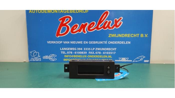 Begagnade Innerdisplay Opel Corsa D 1.4 16V Twinport Pris på förfrågan erbjuds av Benelux Zwijndrecht B.V.