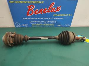 Used Front drive shaft, left Volkswagen Transporter T5 1.9 TDi Price on request offered by Benelux Zwijndrecht B.V.