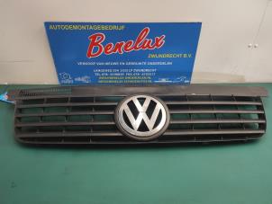 Used Grille Volkswagen Transporter T5 1.9 TDi Price on request offered by Benelux Zwijndrecht B.V.
