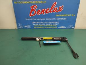 Used Seatbelt tensioner, left Renault Clio III (BR/CR) 1.2 16V 75 Price on request offered by Benelux Zwijndrecht B.V.