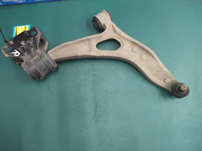 Front wishbone, right from a Ford Focus 2 Wagon 1.6 TDCi 16V 110 2009