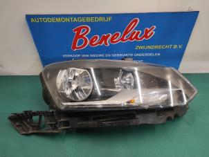 Used Headlight, right Volkswagen Polo V (6R) 1.2 TDI 12V BlueMotion Price on request offered by Benelux Zwijndrecht B.V.