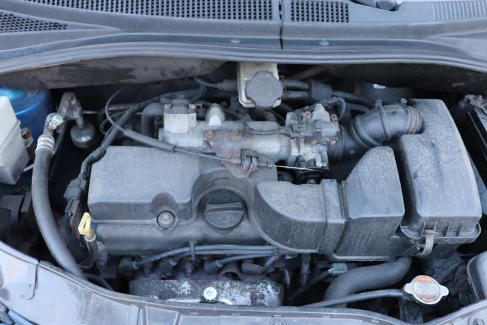 Engine from a Kia Picanto (BA) 1.1 12V 2009