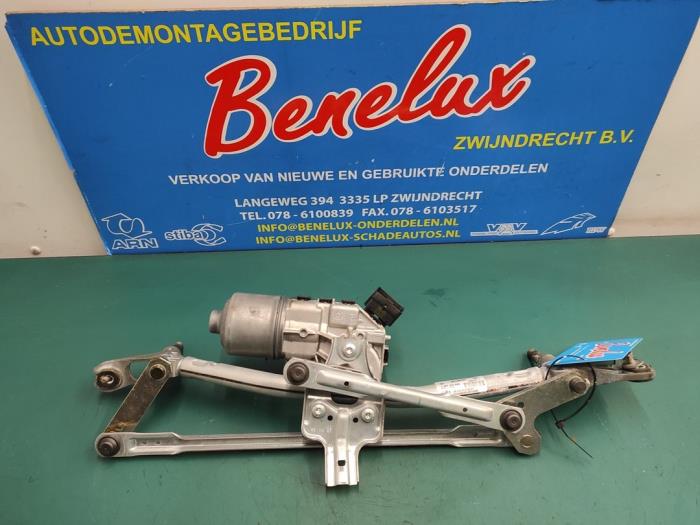 Wiper motor + mechanism from a Peugeot Partner Tepee (7A/B/C/D/E/F/G/J/P/S) 1.6 HDI 92 Phase 2 2013