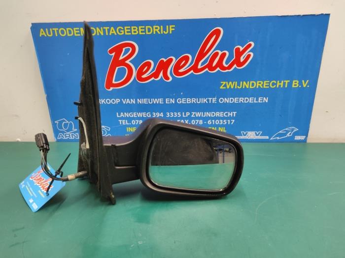 Wing mirror, right from a Ford Fusion 1.4 16V 2003