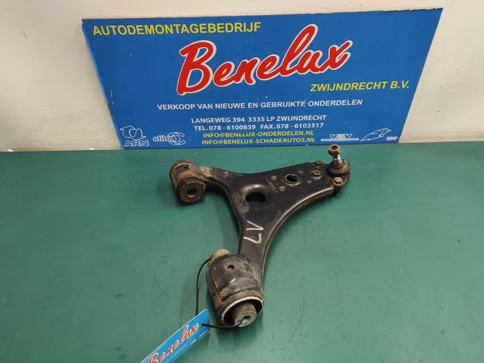 Front wishbone, left from a Mercedes-Benz B (W245,242) 1.5 B-150 16V 2008
