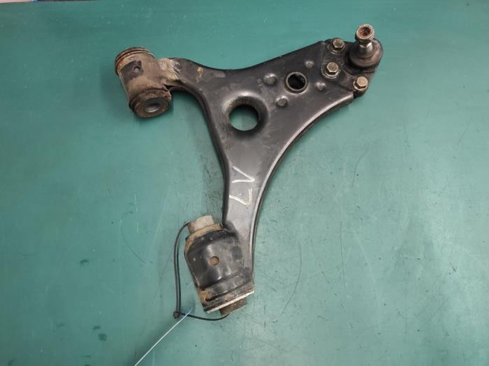 Front wishbone, left from a Mercedes-Benz B (W245,242) 1.5 B-150 16V 2008