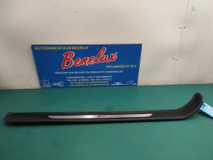 Used Door sill left BMW 3 serie (E93) 335i 24V Price on request offered by Benelux Zwijndrecht B.V.