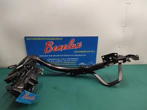 Used Convertible top hinge BMW 3 serie Touring (E91) 318d 16V Price on request offered by Benelux Zwijndrecht B.V.