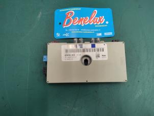 Used Antenna Amplifier BMW 3 serie (E93) 335i 24V Price on request offered by Benelux Zwijndrecht B.V.