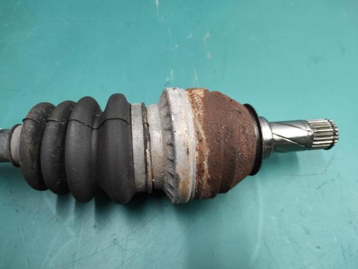 Front drive shaft, left from a Opel Astra J (PC6/PD6/PE6/PF6) 1.6 16V Ecotec 2010