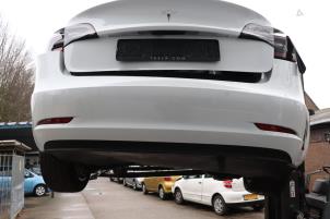 Usados Parachoques trasero Tesla Model 3 EV Precio de solicitud ofrecido por Benelux Zwijndrecht B.V.