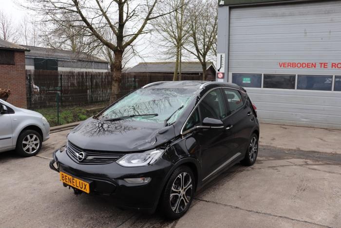 Battery (Hybrid) from a Opel Ampera-e Ampera-e 2019