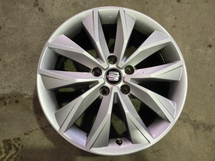 Wheel from a Seat Ateca (5FPX) 1.5 TSI 16V 2019