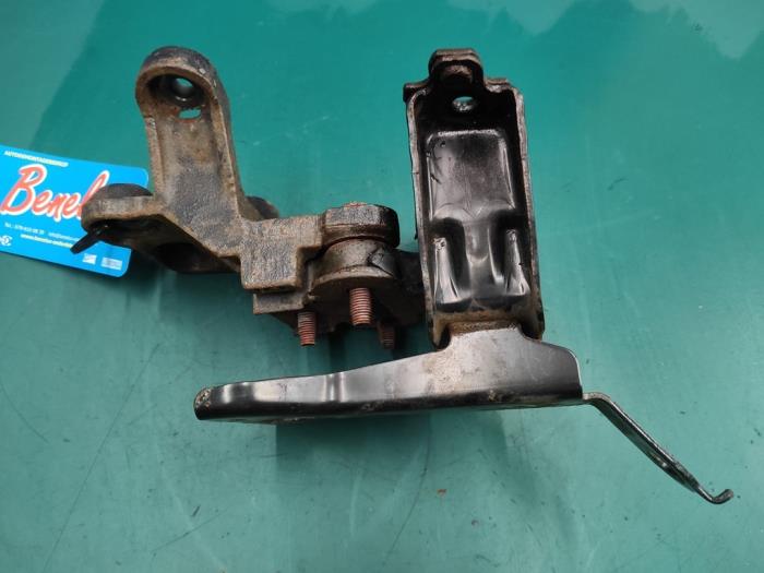 Gearbox mount from a Peugeot 107 1.0 12V 2010