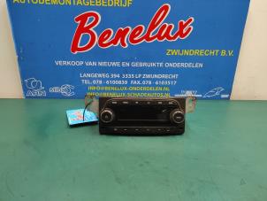 Used Radio Opel Karl 1.0 12V Price on request offered by Benelux Zwijndrecht B.V.